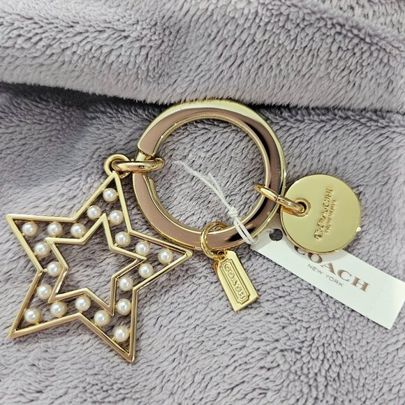 NWT Coach Faux Pearl Gold Tone Star Key Chain/Fob/Bag Charm - Picture 1 of 5